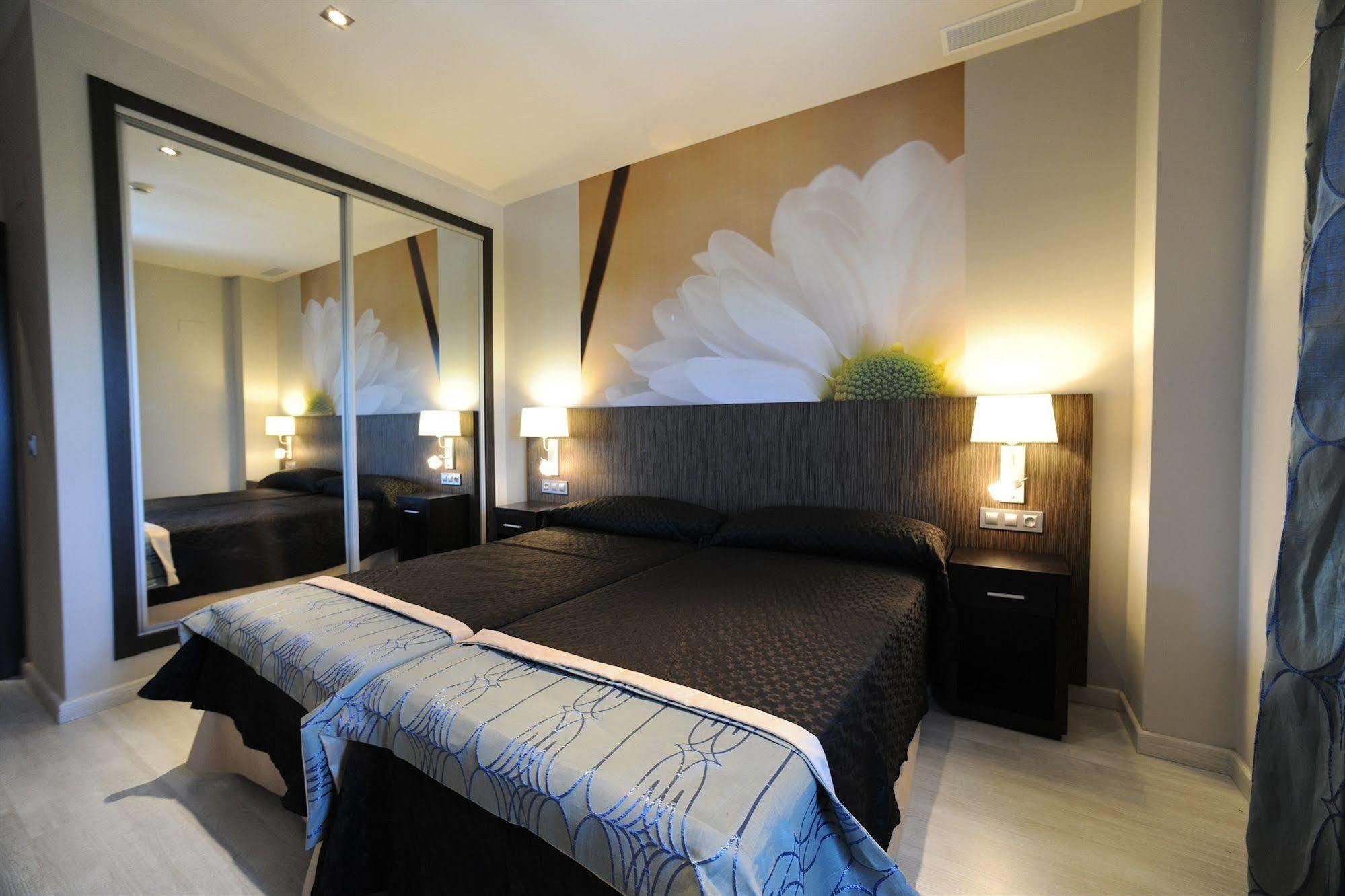 Leo Deluxe Punta Umbria (Adults Only) Apartment Exterior photo